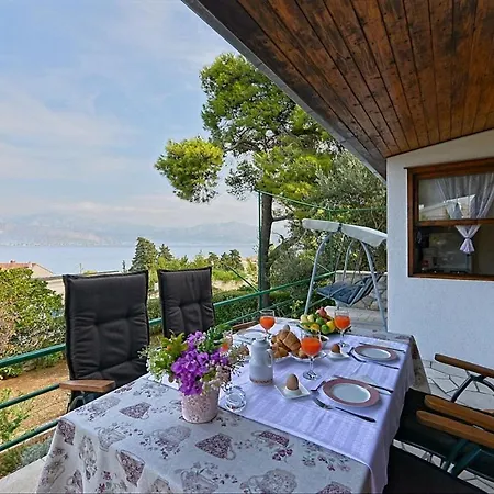 House With A Parking Space Postira, Brac - 6052 בית נופש